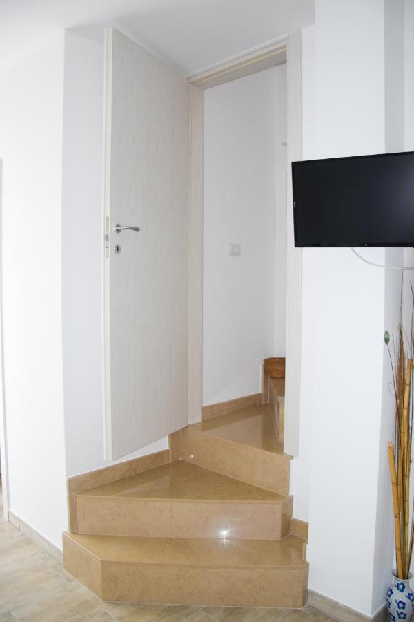 Casa Rodolovich Locazione Breve Apartment โปลีญาโนอามาเร ภายนอก รูปภาพ